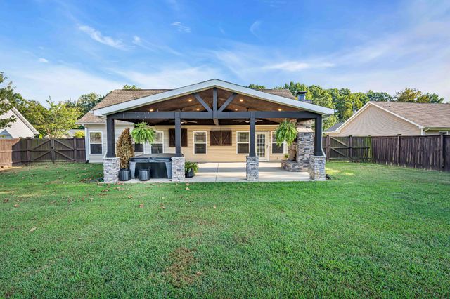 129 Southern Ter, White House, TN 37188