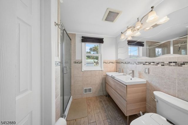 647 Cook Ave, Middlesex Boro, NJ 08846