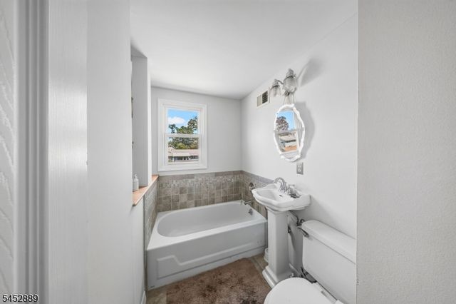 647 Cook Ave, Middlesex Boro, NJ 08846
