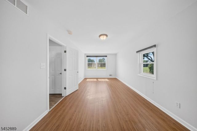 647 Cook Ave, Middlesex Boro, NJ 08846