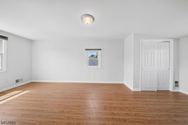647 Cook Ave, Middlesex Boro, NJ 08846