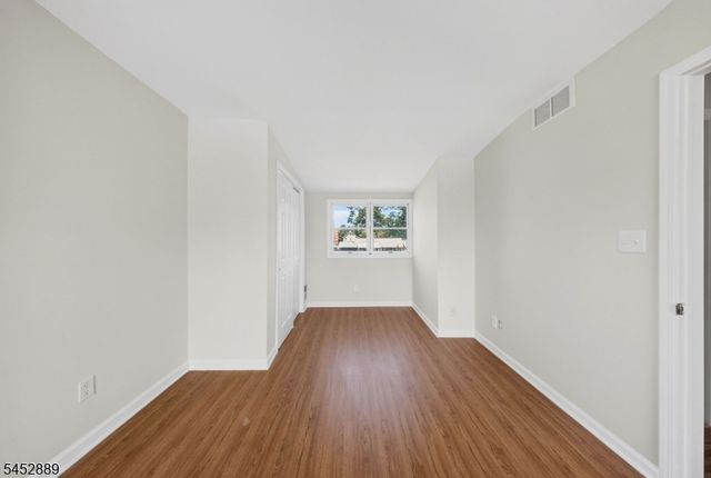 647 Cook Ave, Middlesex Boro, NJ 08846