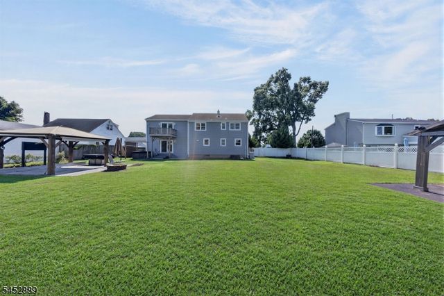 647 Cook Ave, Middlesex Boro, NJ 08846