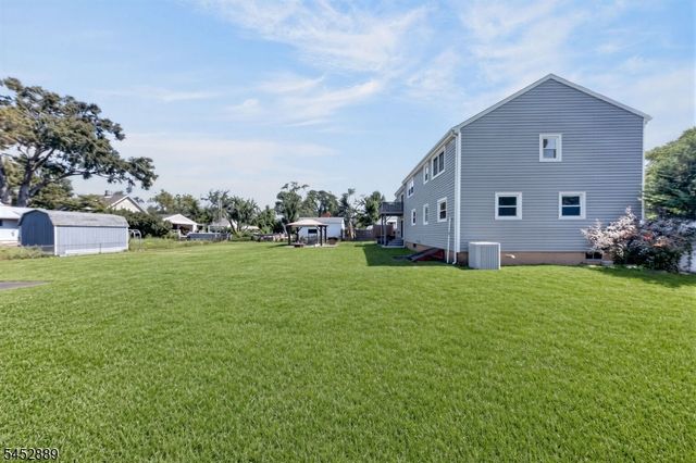 647 Cook Ave, Middlesex Boro, NJ 08846