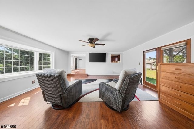 647 Cook Ave, Middlesex Boro, NJ 08846
