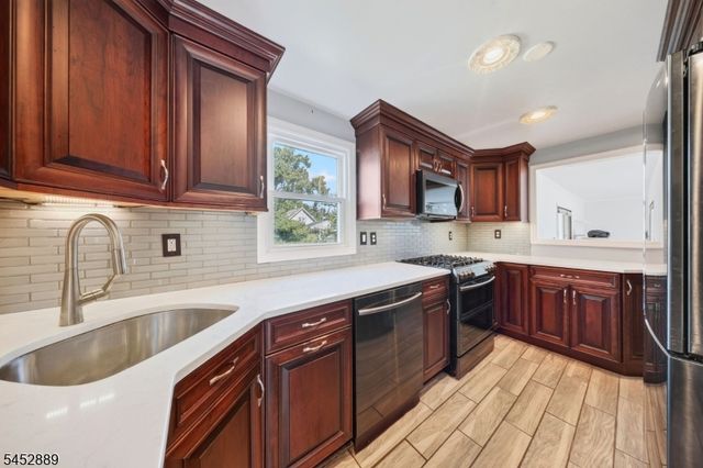 647 Cook Ave, Middlesex Boro, NJ 08846