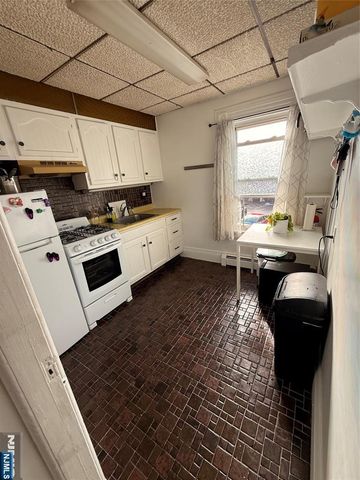 42-44 Bergen, Englewood, NJ 07631