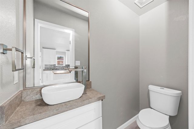 178 Road 5126, Cleveland, TX 77327