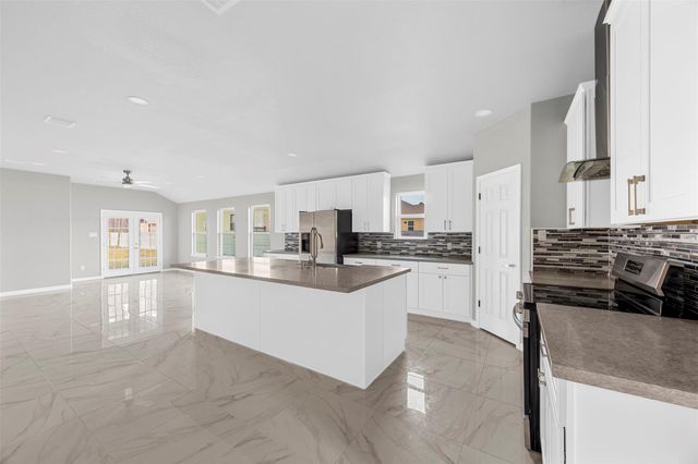 178 Road 5126, Cleveland, TX 77327