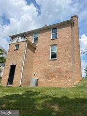 14 PARK AVE, Mount Airy, MD 21771