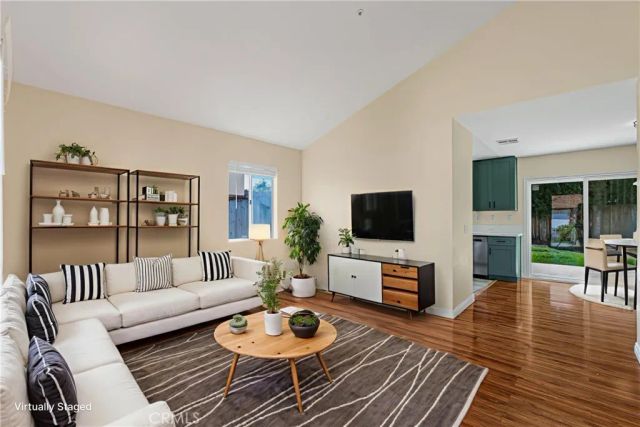 225 Cinnamon Oak Ave, Ventura, CA 93004