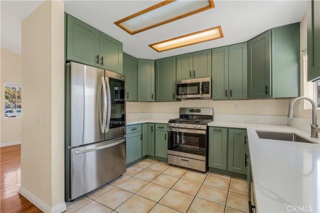 225 Cinnamon Oak Ave, Ventura, CA 93004