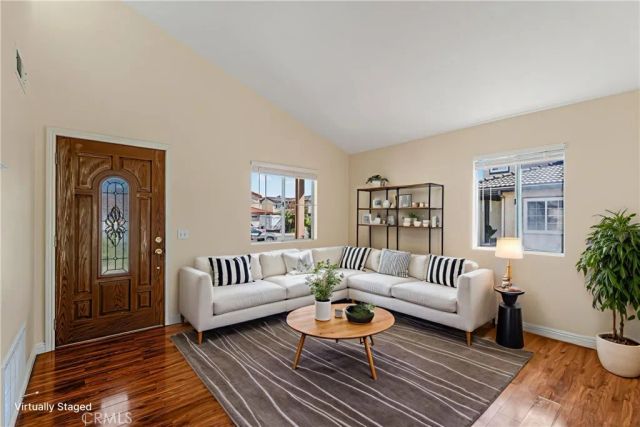 225 Cinnamon Oak Ave, Ventura, CA 93004