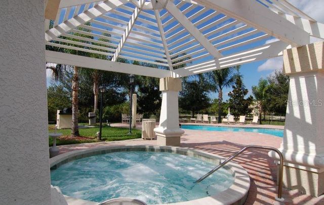 5134 NORTHRIDGE ROAD 304, Sarasota, FL 34238