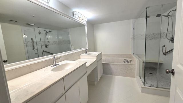 5777 Gemstone Court 207, Boynton Beach, FL 33437