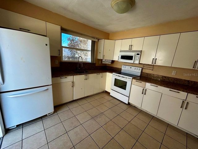 413 MAGNOLIA AVENUE, Seffner, FL 33584