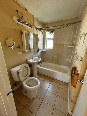 413 MAGNOLIA AVENUE, Seffner, FL 33584