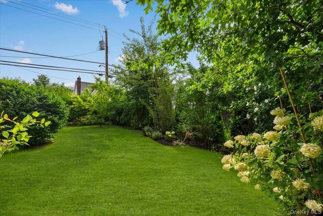 15 Parkview Court, White Plains, NY 10603
