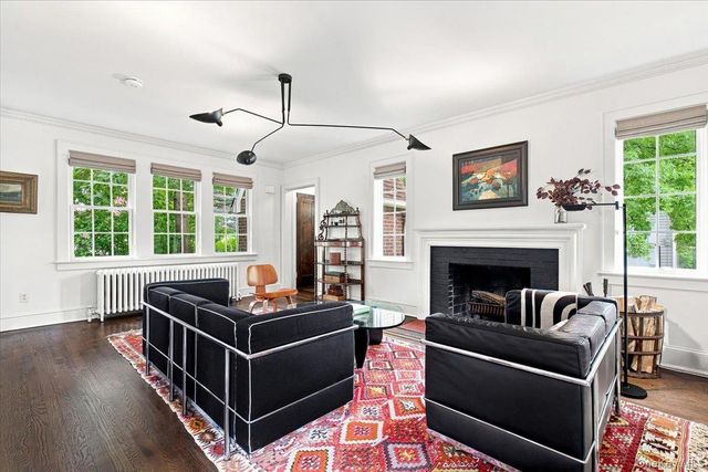 15 Parkview Court, White Plains, NY 10603