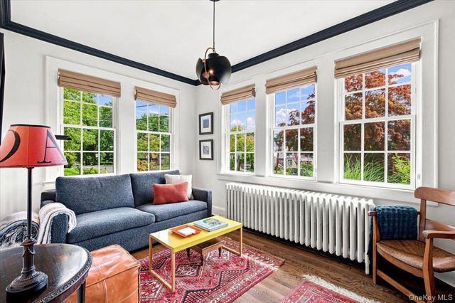 15 Parkview Court, White Plains, NY 10603