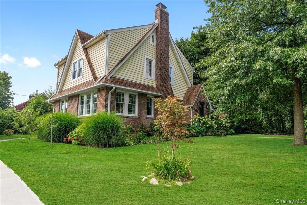 15 Parkview Court, White Plains, NY 10603 — photo 2