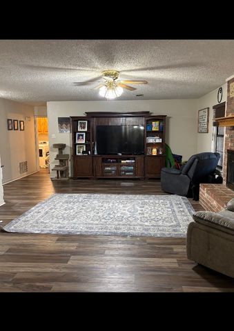 1809 N Cypress Avenue, Stephenville, TX 76401