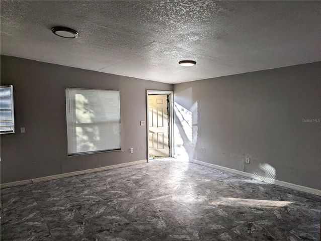 8713 N MANDARINE PLACE, Tampa, FL 33617