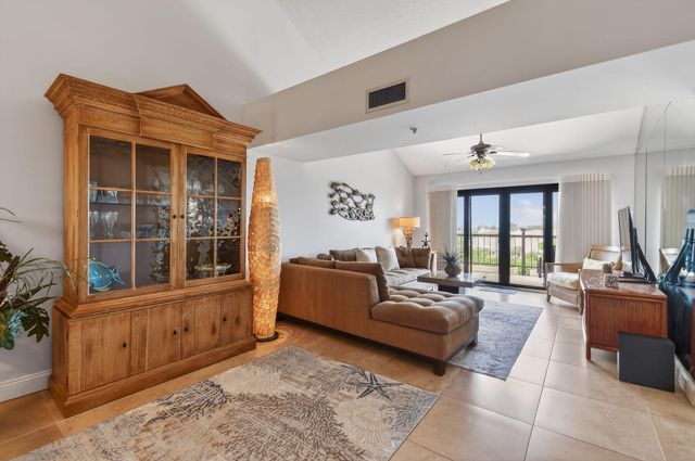 101 Ocean Bluffs Boulevard 504, Jupiter, FL 33477