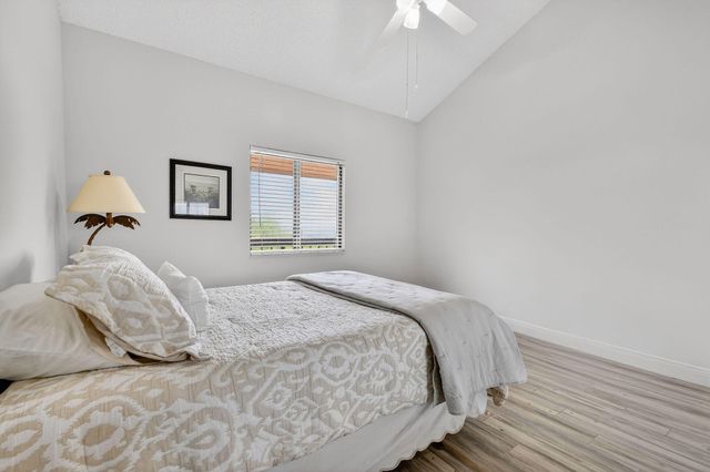 101 Ocean Bluffs Boulevard 504, Jupiter, FL 33477