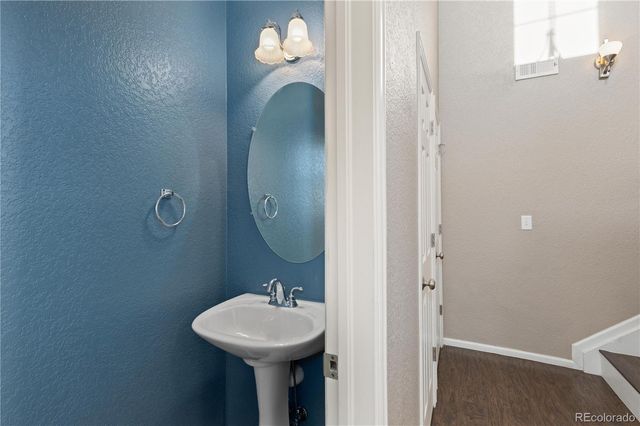 6701 S Versailles Way 106, Aurora, CO 80016