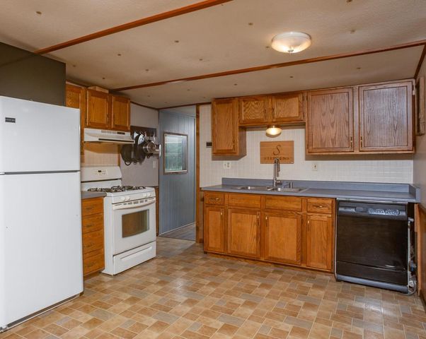 W9398 CZECH ROAD, Wautoma, WI 54982