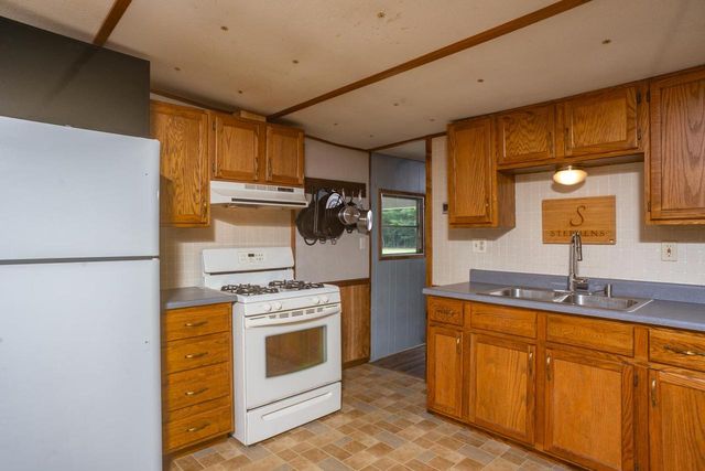 W9398 CZECH ROAD, Wautoma, WI 54982