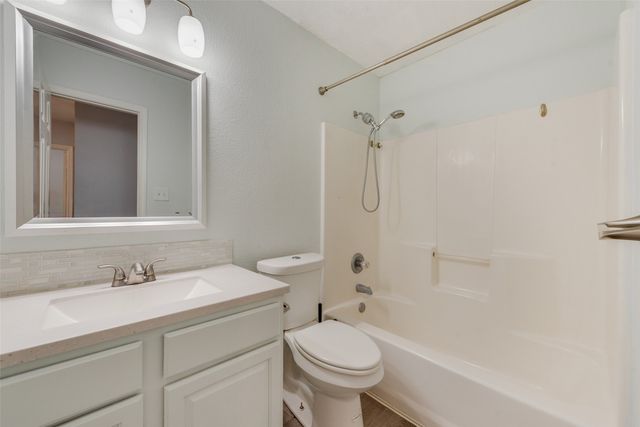 13513 Lost Spurs Road, Fort Worth, TX 76262