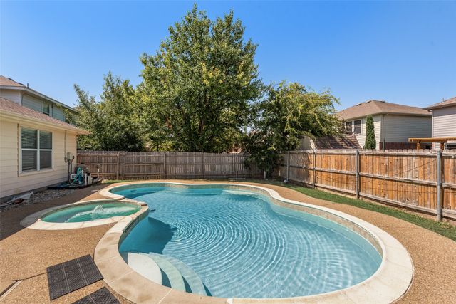 13513 Lost Spurs Road, Fort Worth, TX 76262