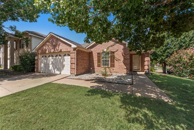 13513 Lost Spurs Road, Fort Worth, TX 76262