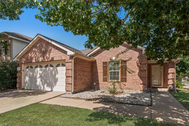 13513 Lost Spurs Road, Fort Worth, TX 76262