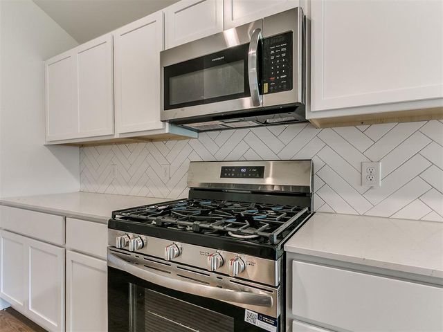 814 Twin Lakes Drive, Noble, OK 73068