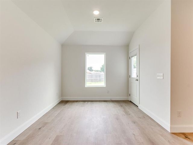 814 Twin Lakes Drive, Noble, OK 73068