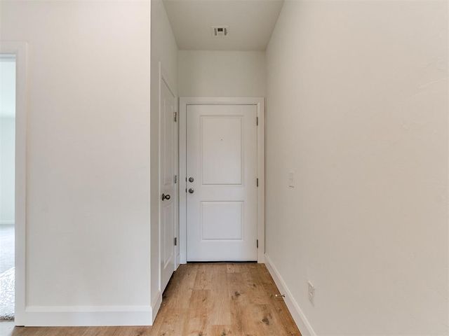 814 Twin Lakes Drive, Noble, OK 73068