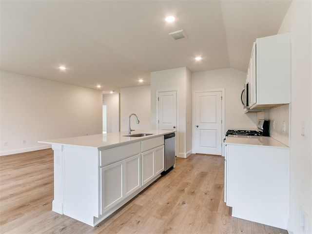 814 Twin Lakes Drive, Noble, OK 73068