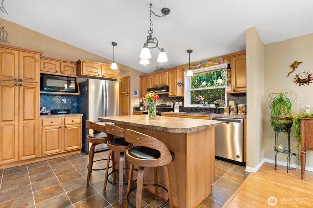 90 SE Crescent Drive, Shelton, WA 98584