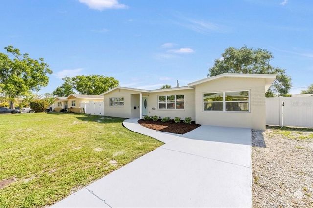 7443 2ND STREET N, St Petersburg, FL 33702