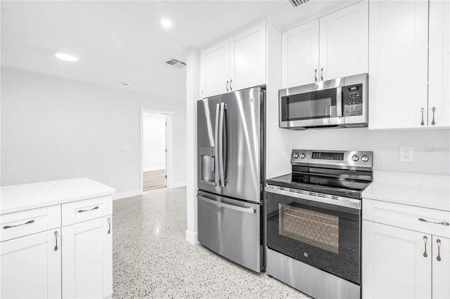 7443 2ND STREET N, St Petersburg, FL 33702