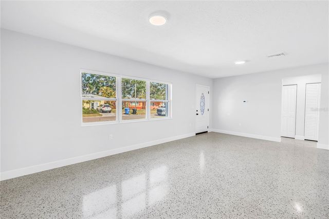 7443 2ND STREET N, St Petersburg, FL 33702