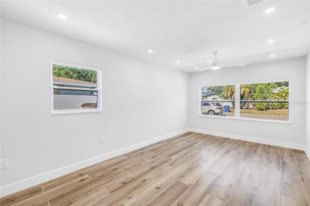 7443 2ND STREET N, St Petersburg, FL 33702