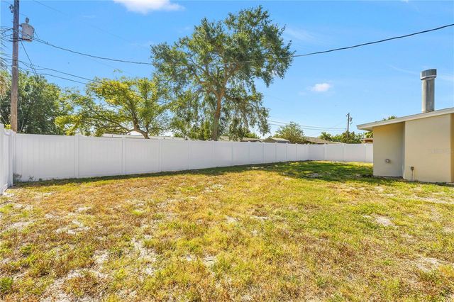 7443 2ND STREET N, St Petersburg, FL 33702