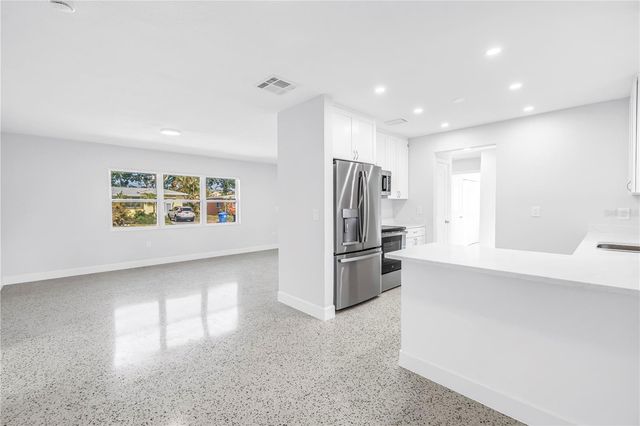 7443 2ND STREET N, St Petersburg, FL 33702