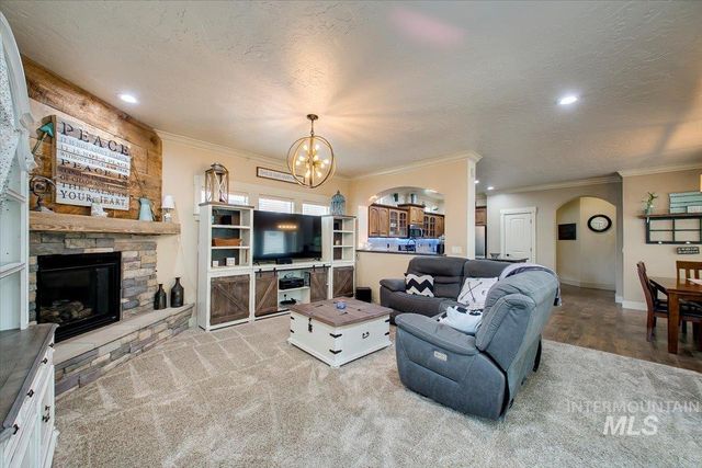 1064 W Stanhope St, Meridian, ID 83646