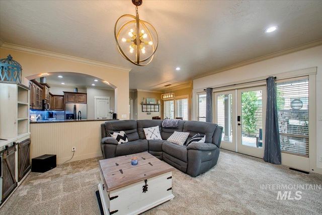 1064 W Stanhope St, Meridian, ID 83646