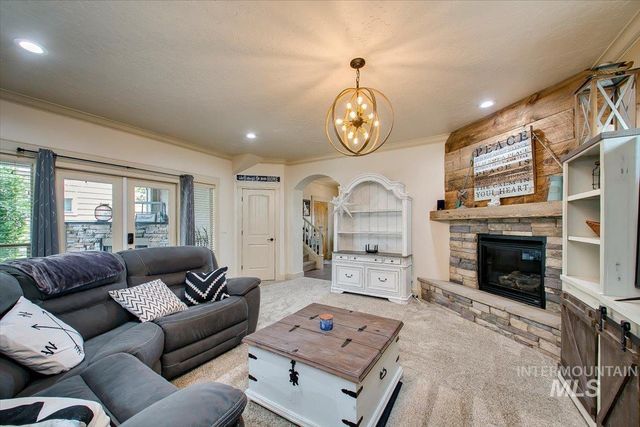 1064 W Stanhope St, Meridian, ID 83646